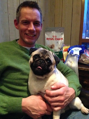 Pitch Black Face Pugs - Björn Erling et Herny.... petit clin d'oeil de ROYAL CANIN !!!